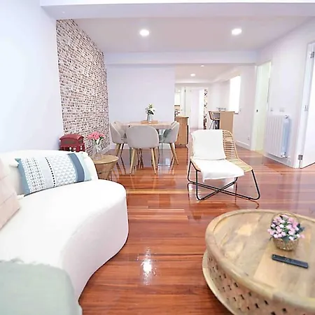 El Oasis De By Just Santander