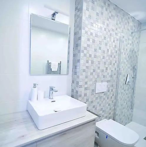 El Oasis De By Just Apartament *